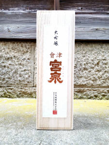 七口万　純米吟醸一回火入 1.8L