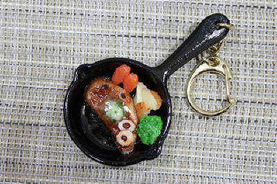 フライパンステーキキーホルダー